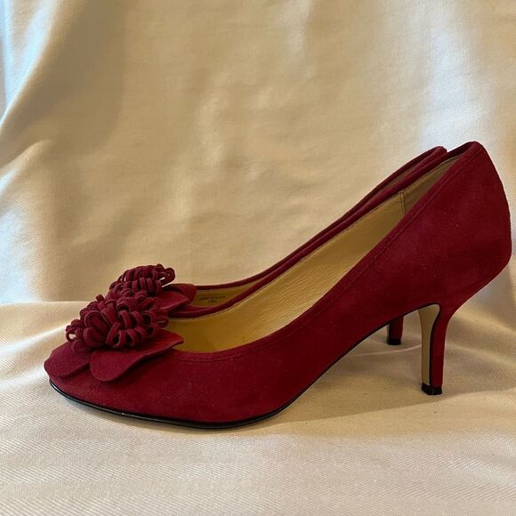 Kate Spade red suede pumps with flower detail, size 10 excellent preowned‎ - Picture 3 of 10